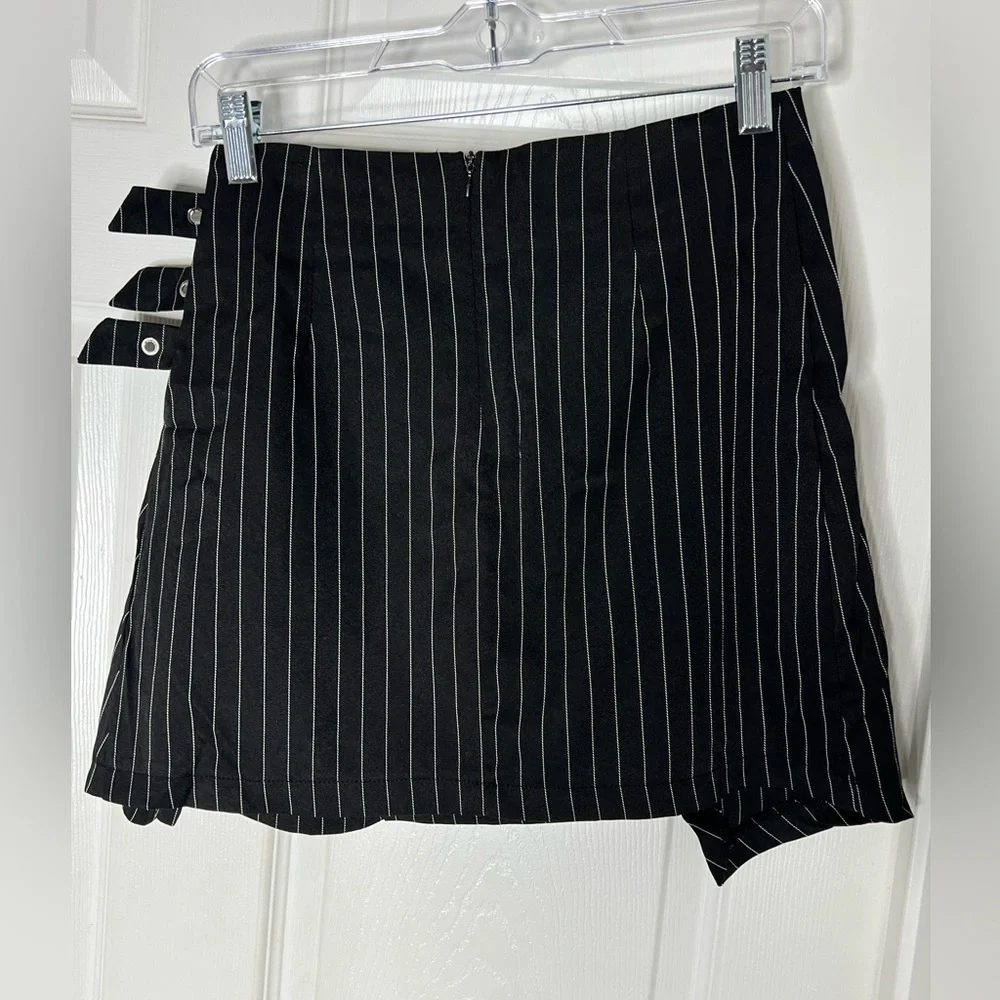 Nasty Gal Black Pinstripe Schoolgirl Mini Skirt Sz XS